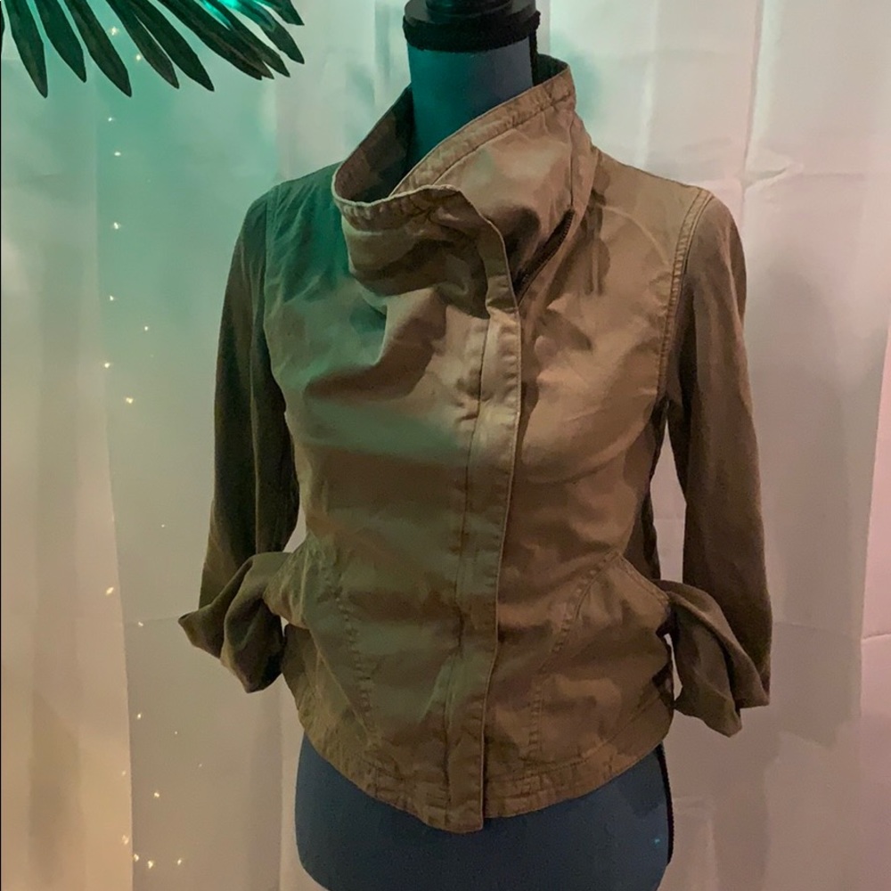 Army Khaki Green Jacket. So soft. Size Small.